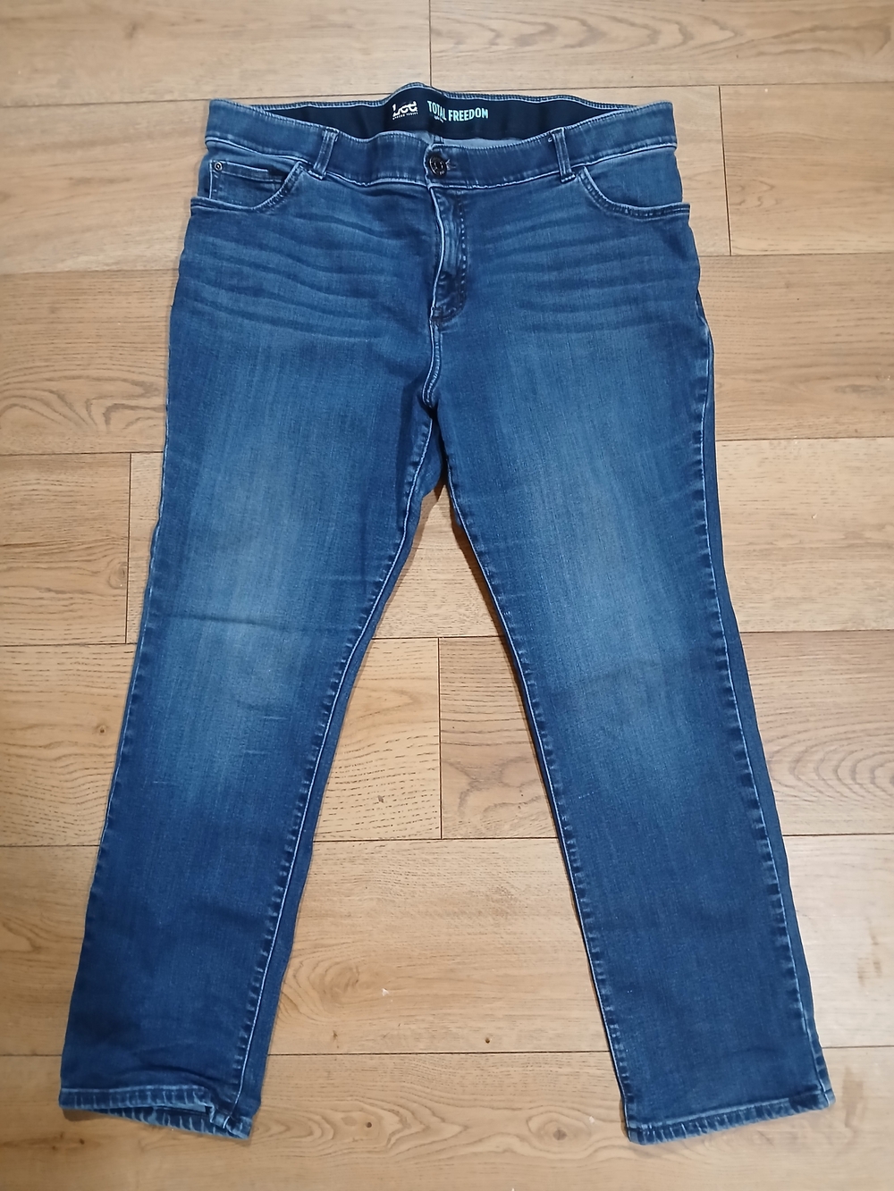 Lee Women's Total Freedom Straight Cut Jeans